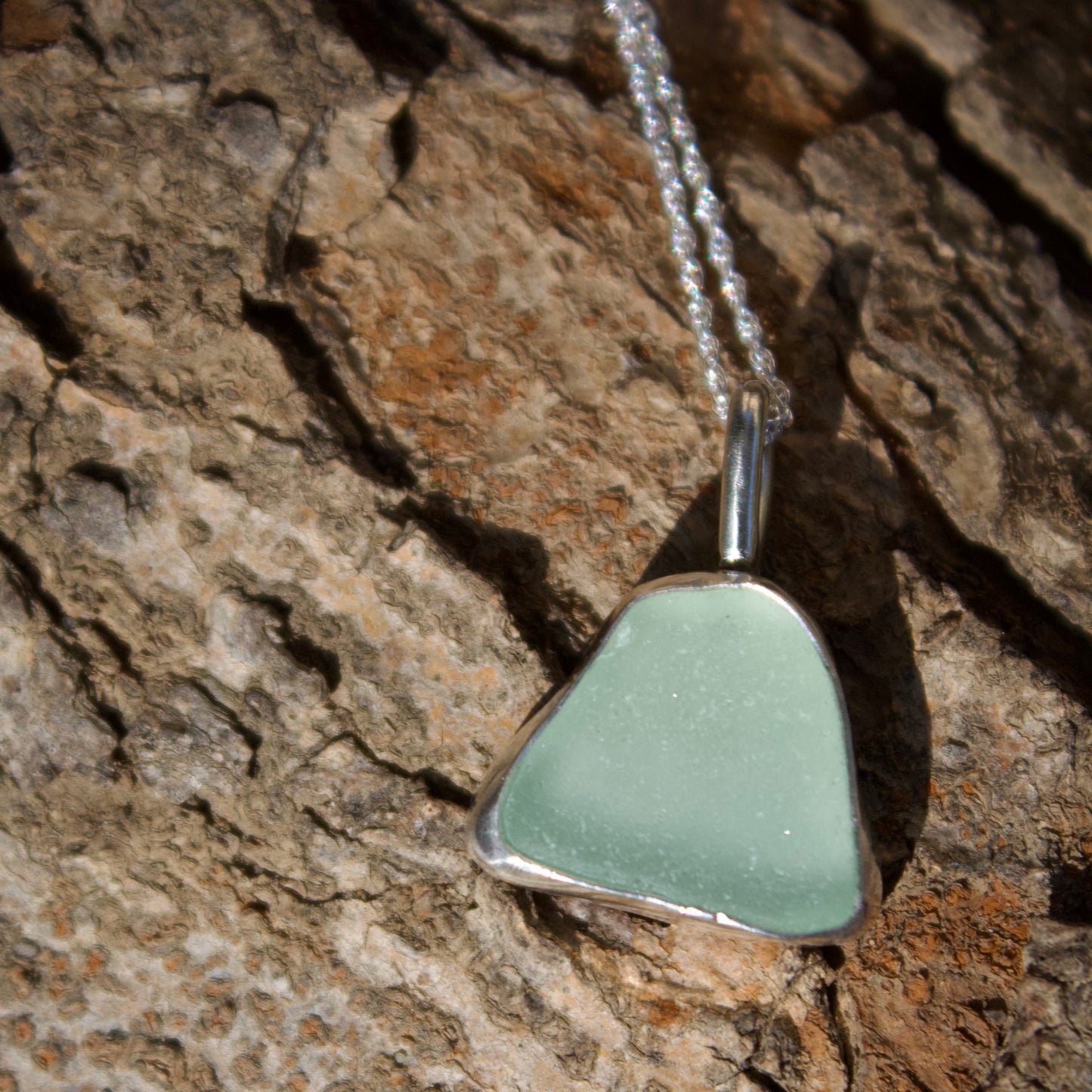 Shore necklace pale green