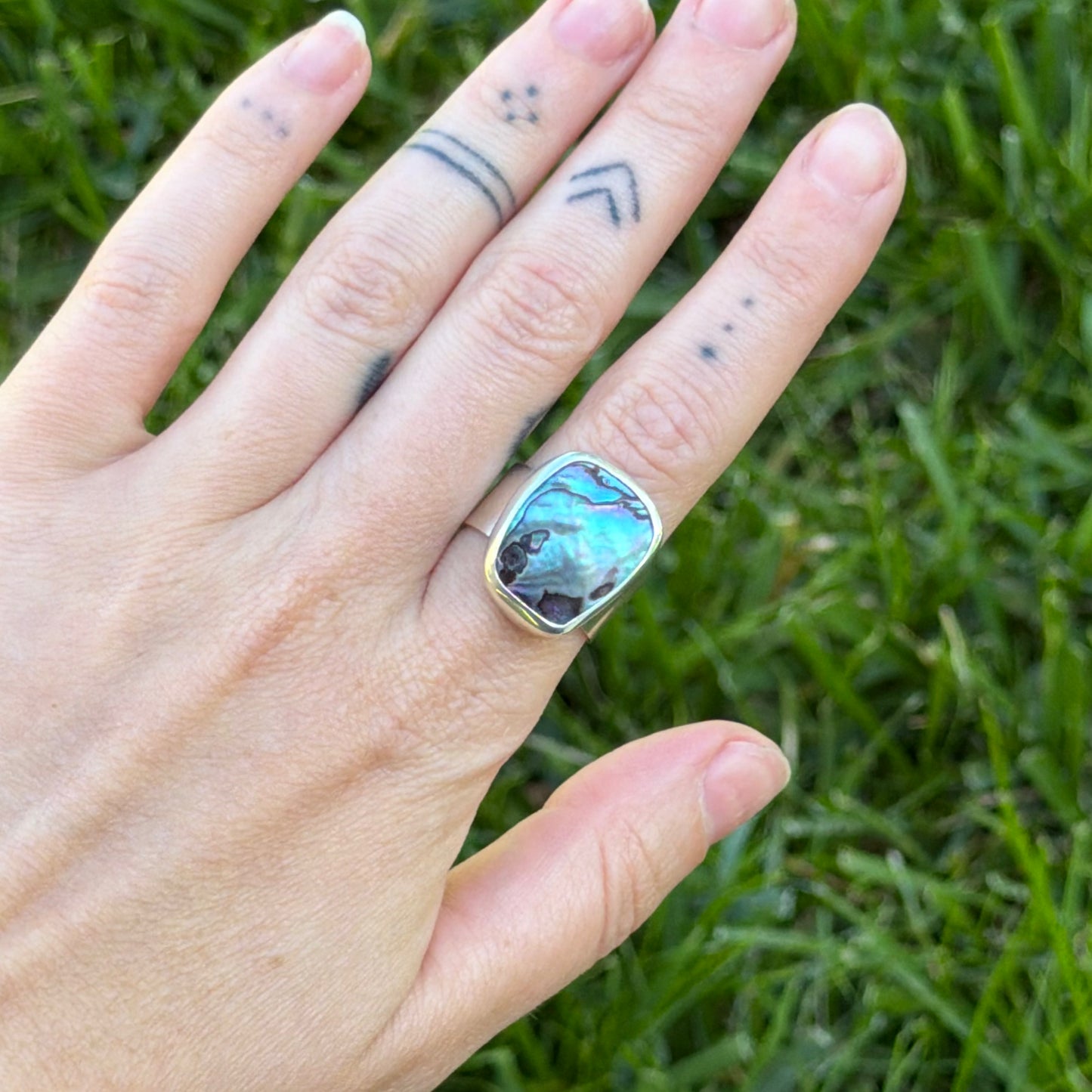 Adjustable abalone ring IIII