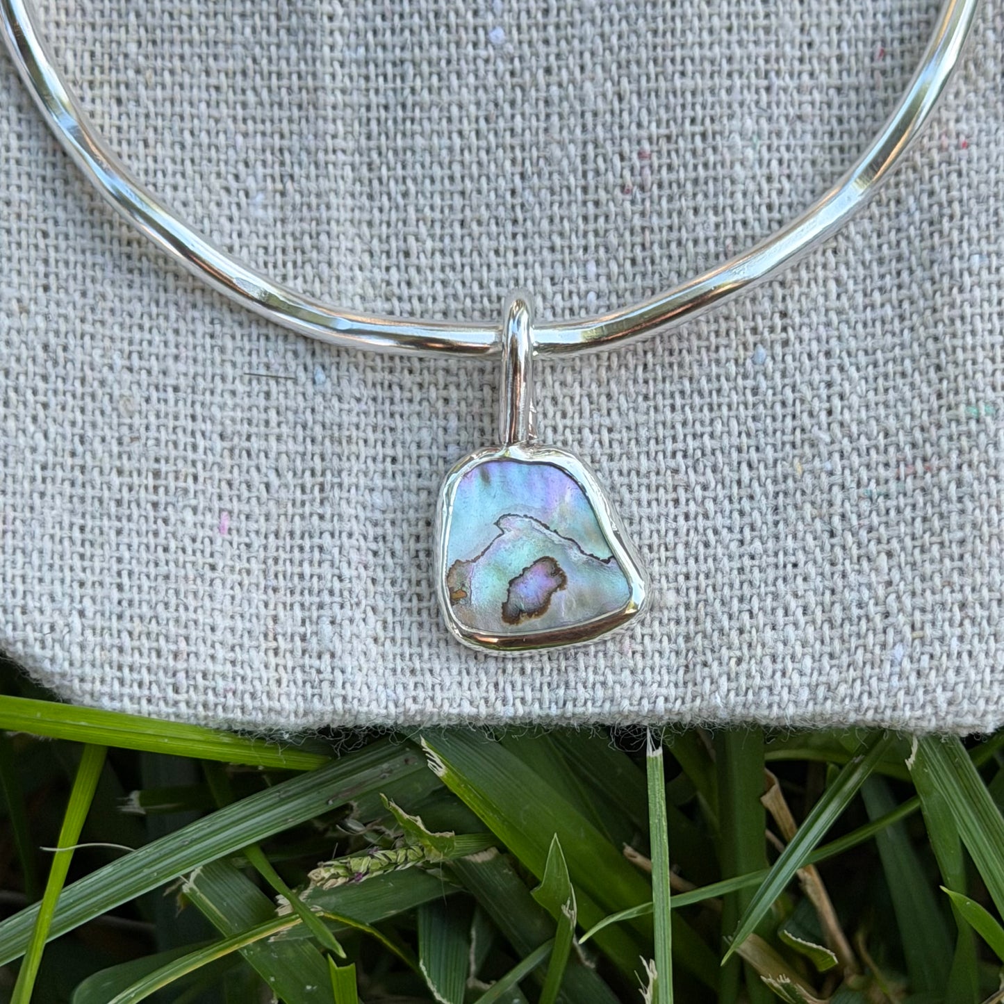 Wavy abalone bangle size S/M