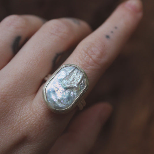 Bold pearl ring