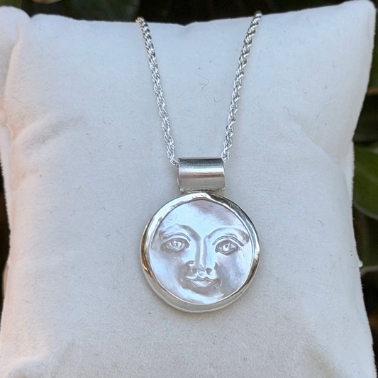 Moonface necklace