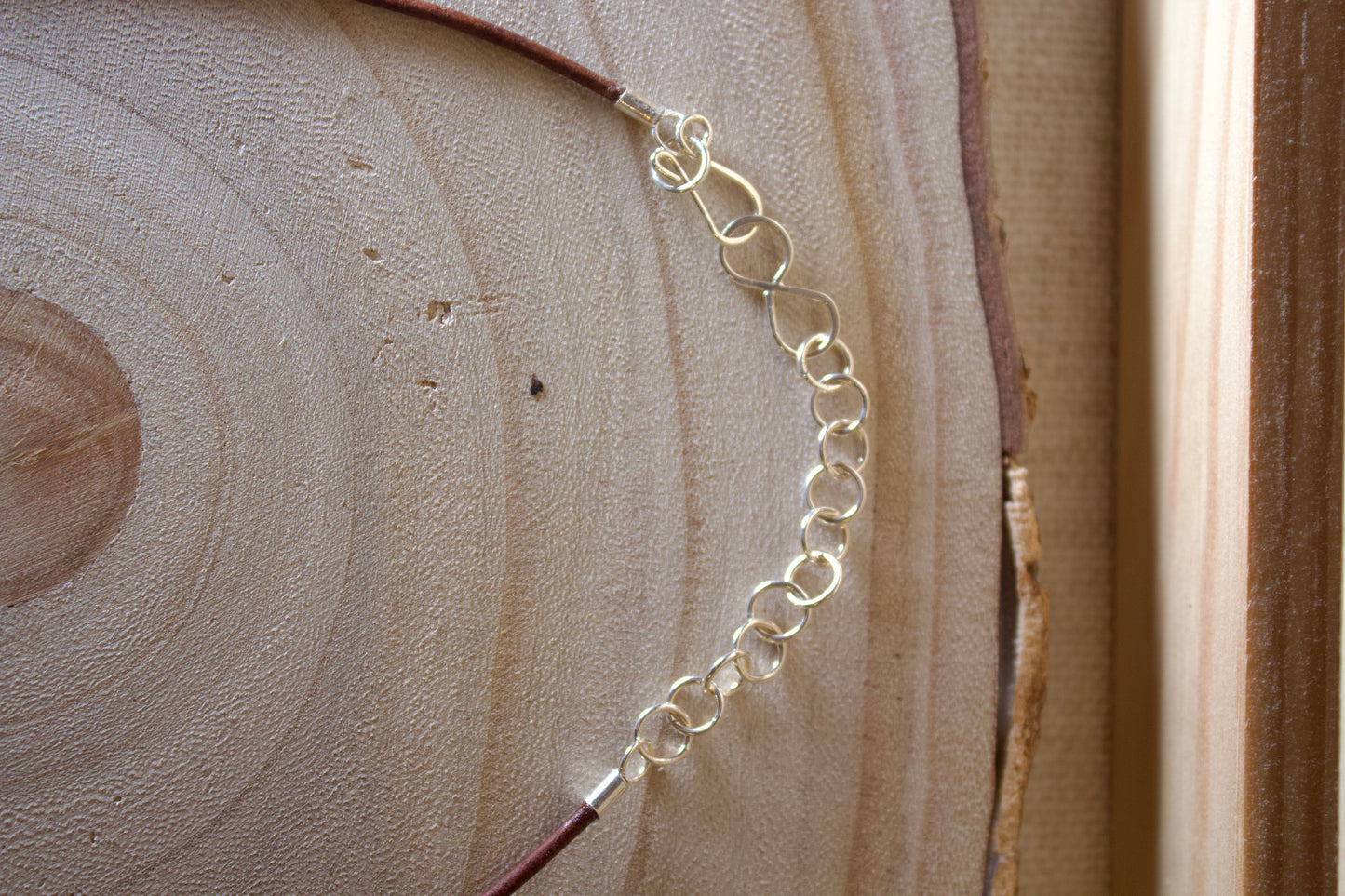 Daisy cord necklace