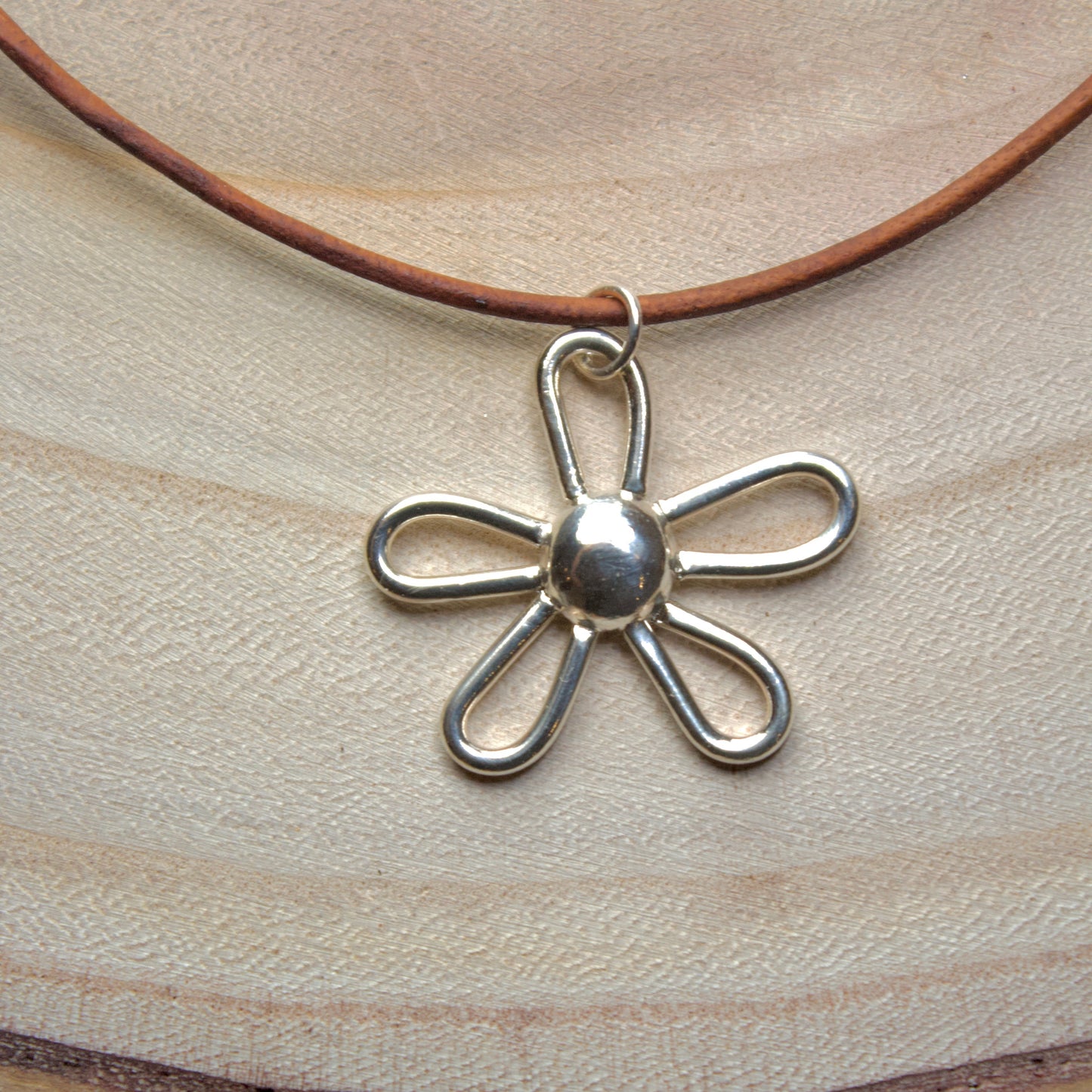 Daisy cord necklace