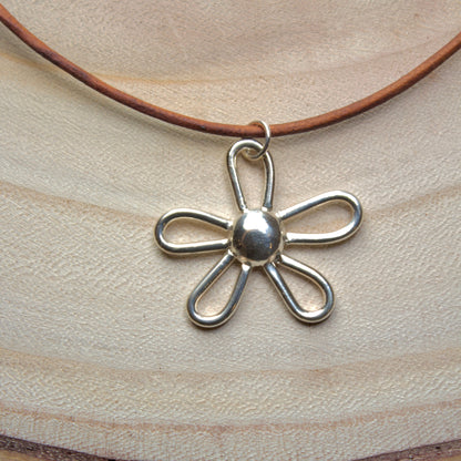 Daisy cord necklace