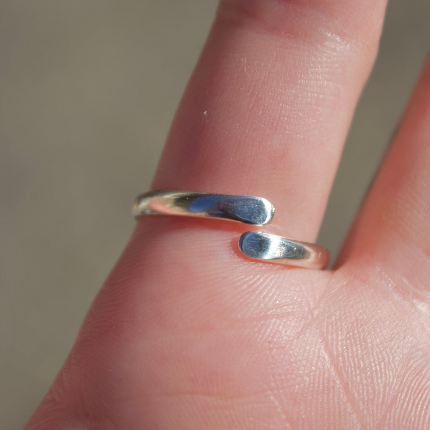 Adjustable sea foam ring