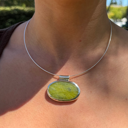 Serpentine choker