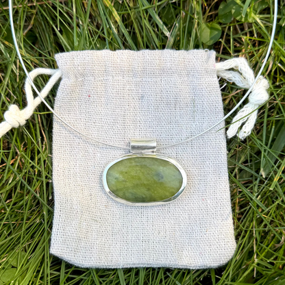 Serpentine choker