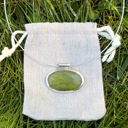 Serpentine choker