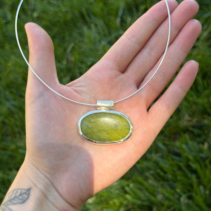 Serpentine choker