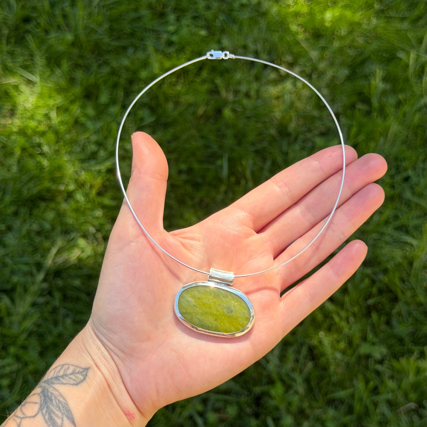 Serpentine choker
