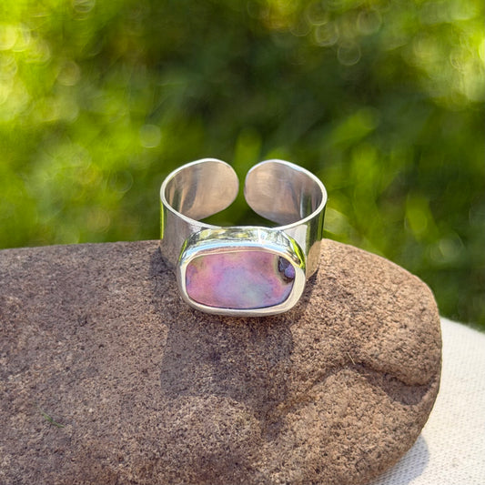 Adjustable abalone ring