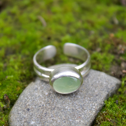 Adjustable evergreen ring