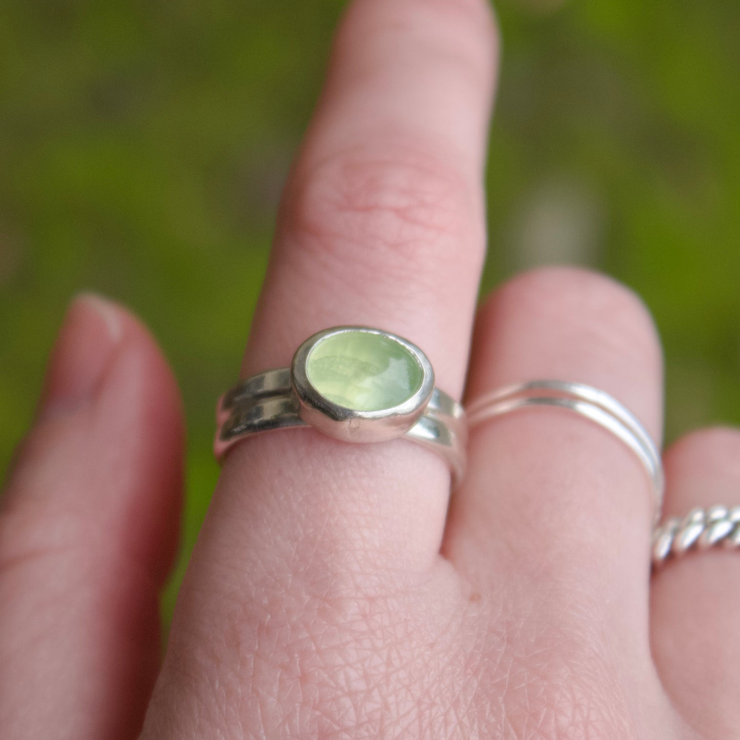 Adjustable evergreen ring