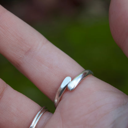 Adjustable blue bayou ring