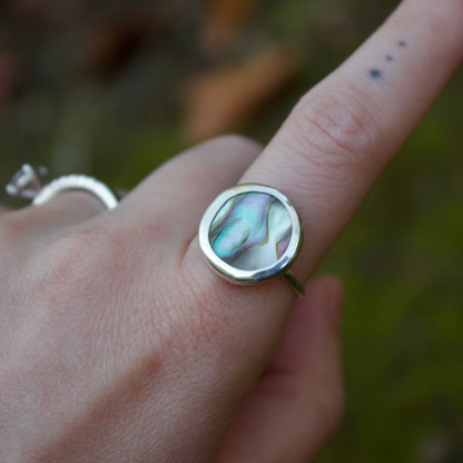 Abalone coin ring V size 8