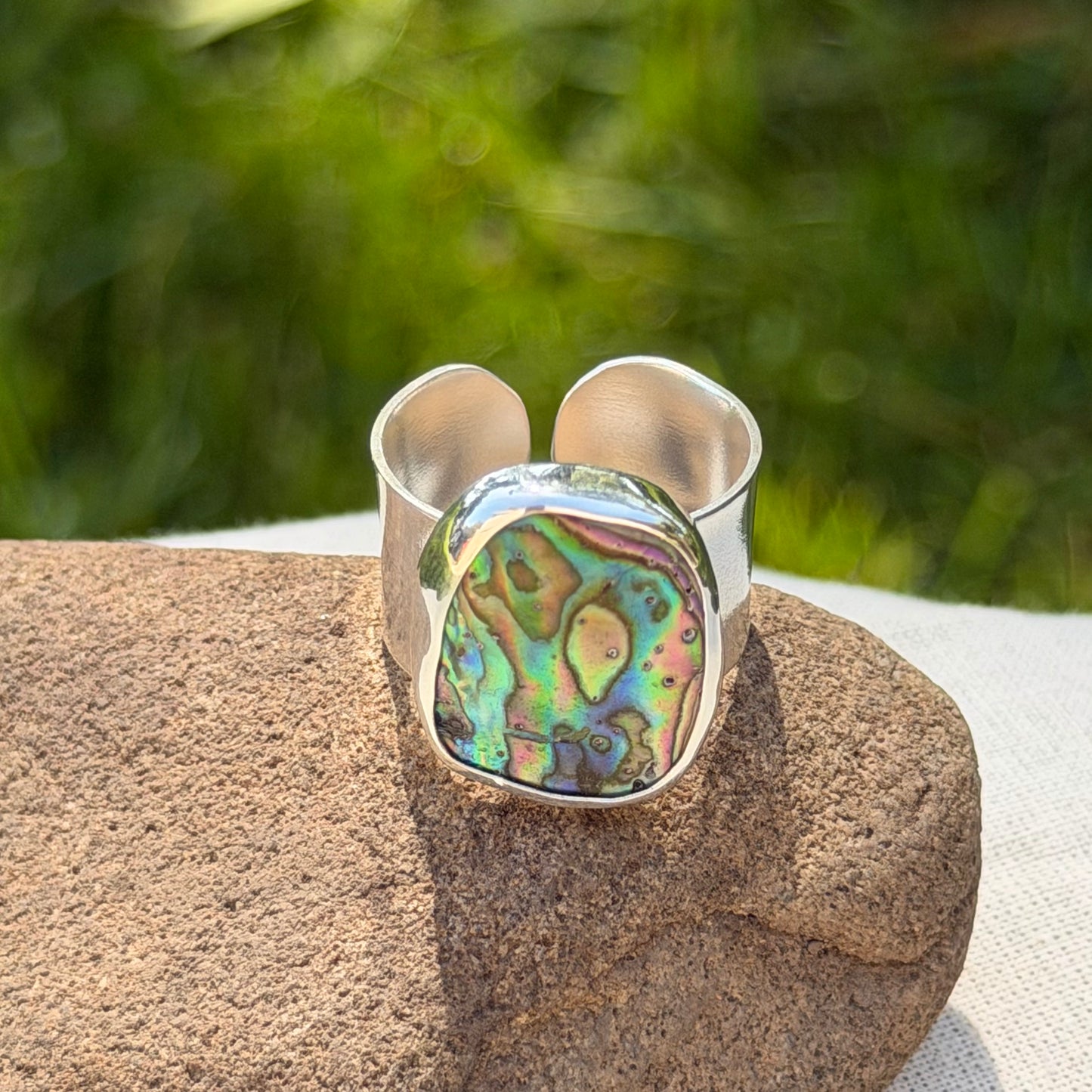 Adjustable abalone ring