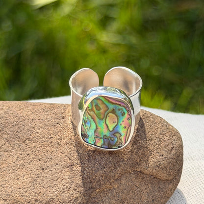 Adjustable abalone ring