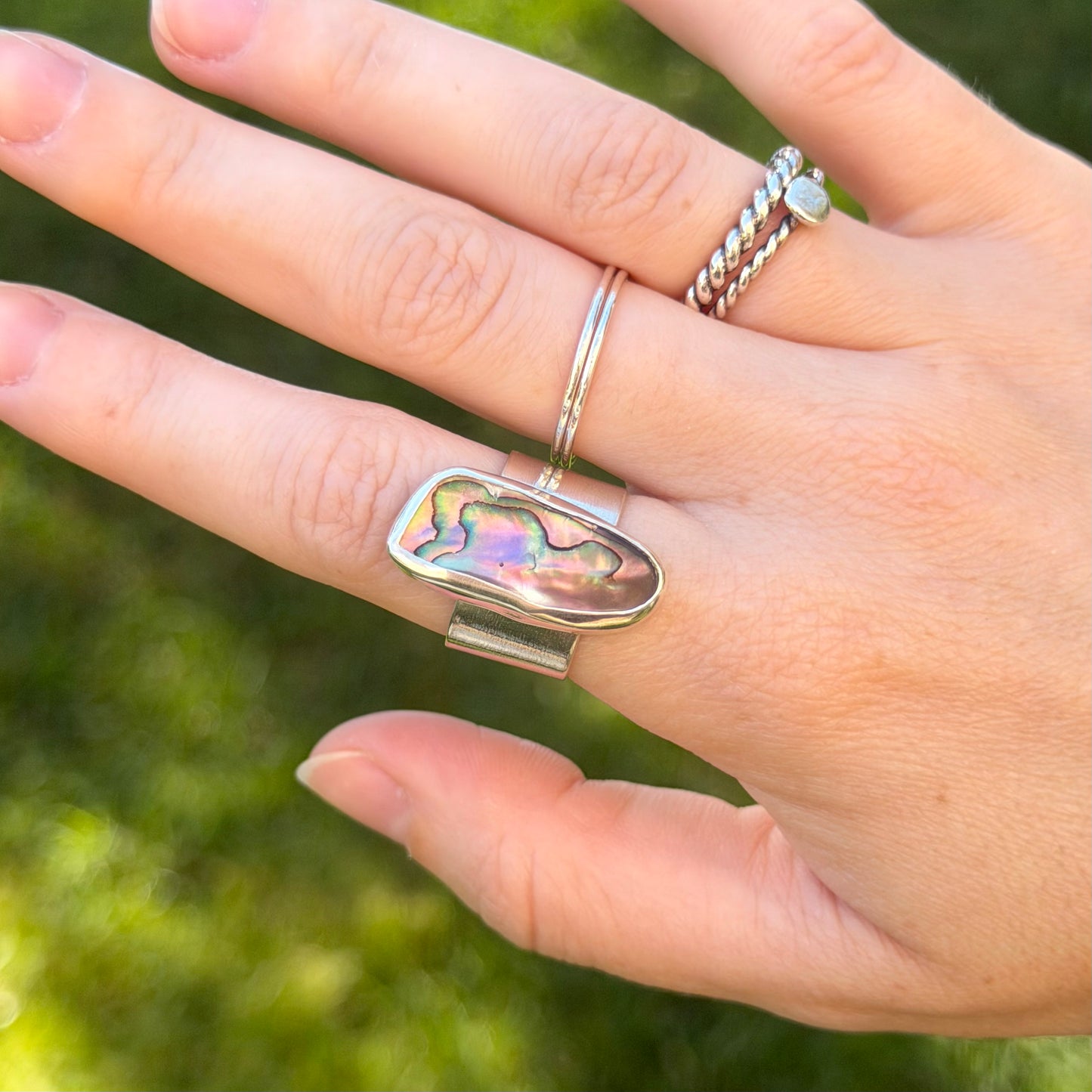 Adjustable abalone ring