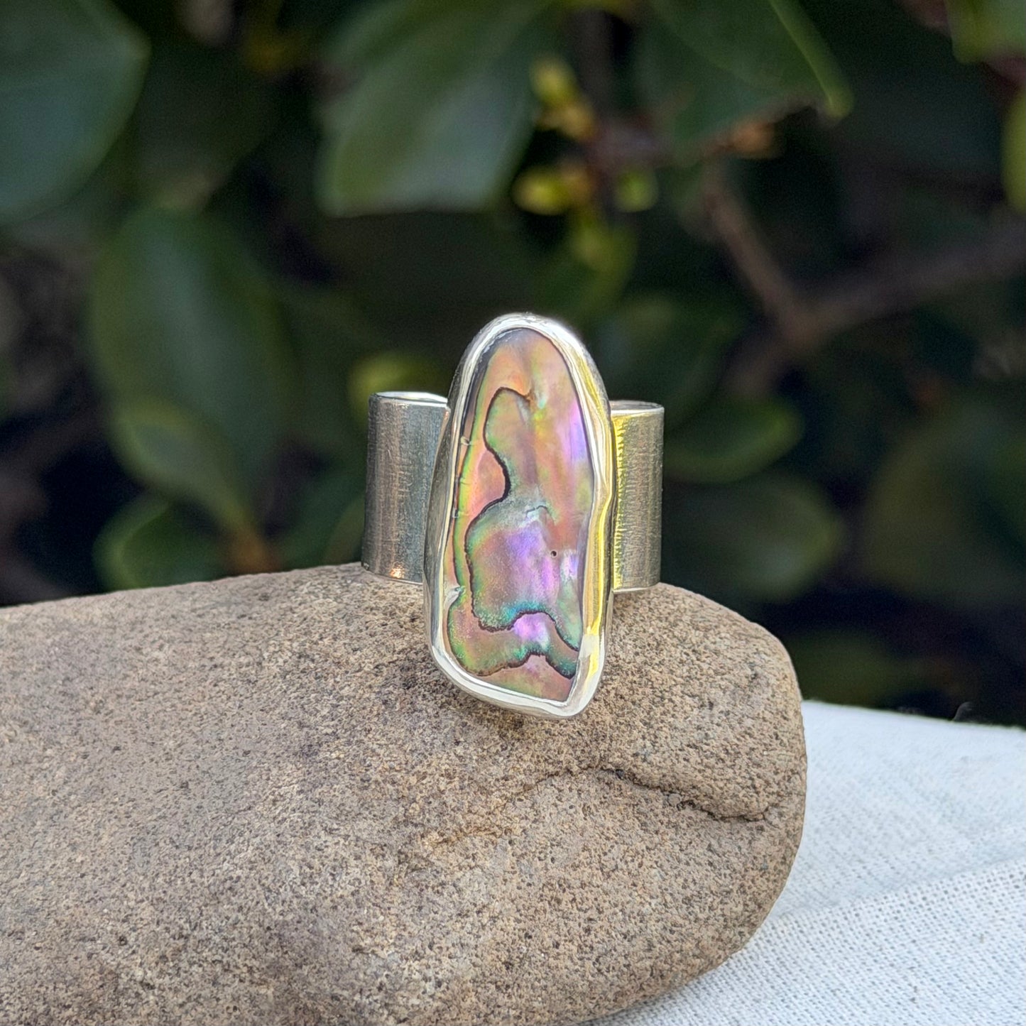 Adjustable abalone ring