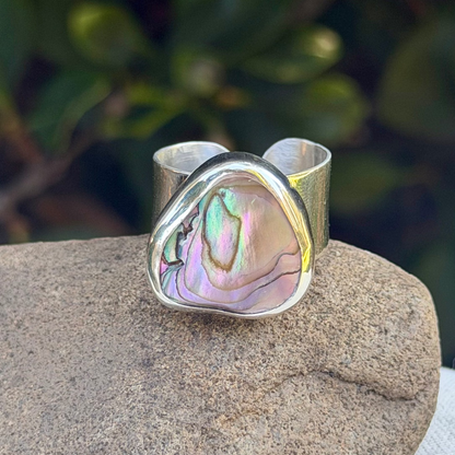 Adjustable abalone ring