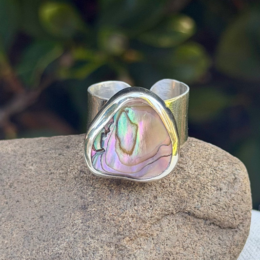 Adjustable abalone ring