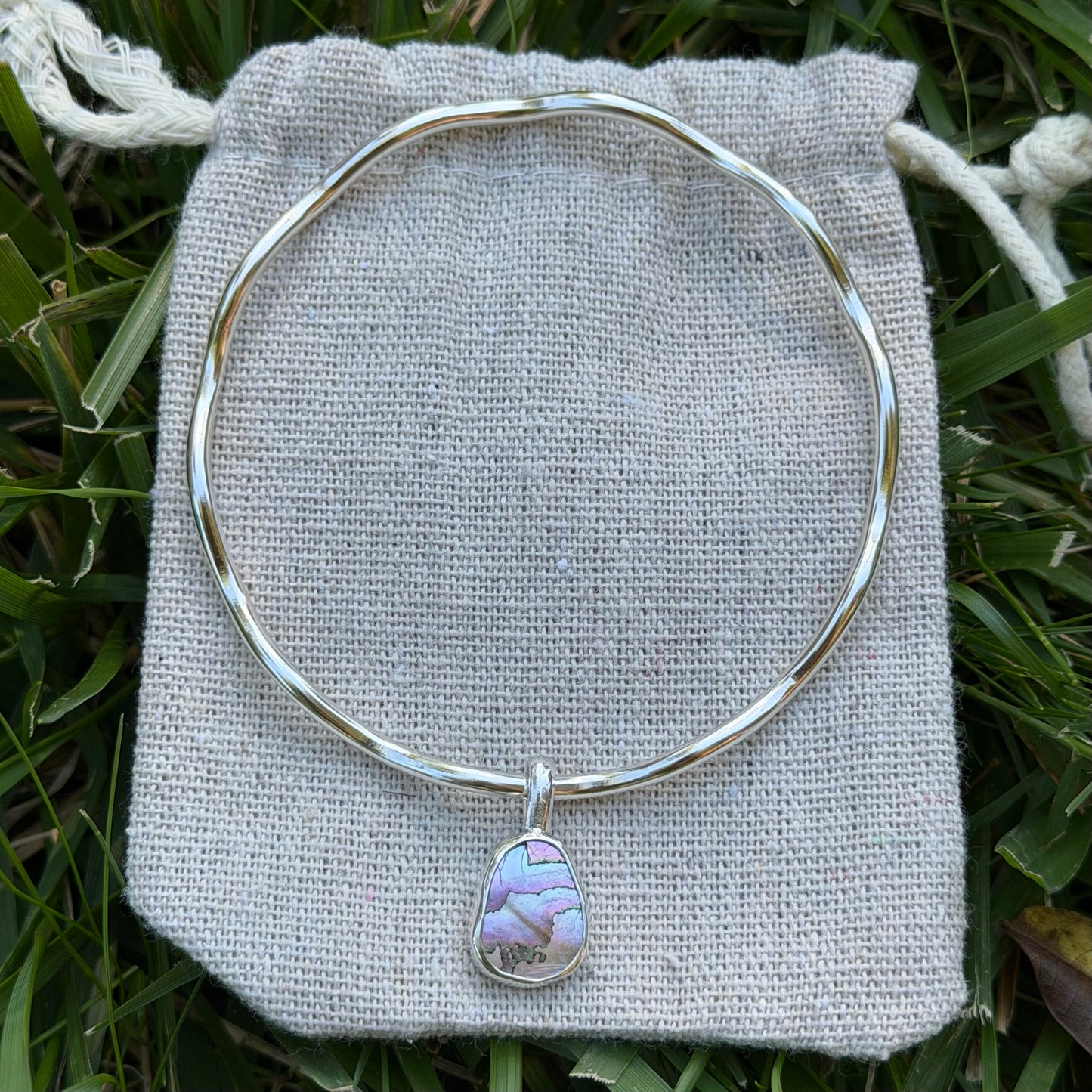 Wavy abalone bangle size M/L