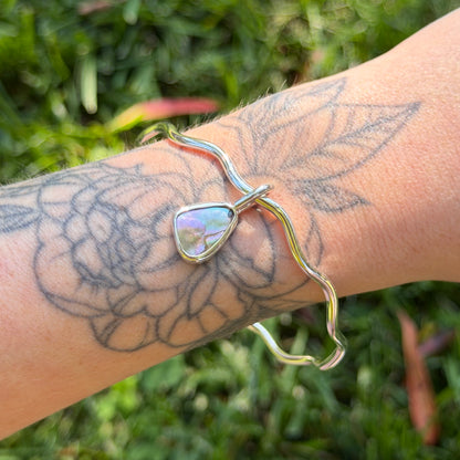 Wavy abalone bangle size M