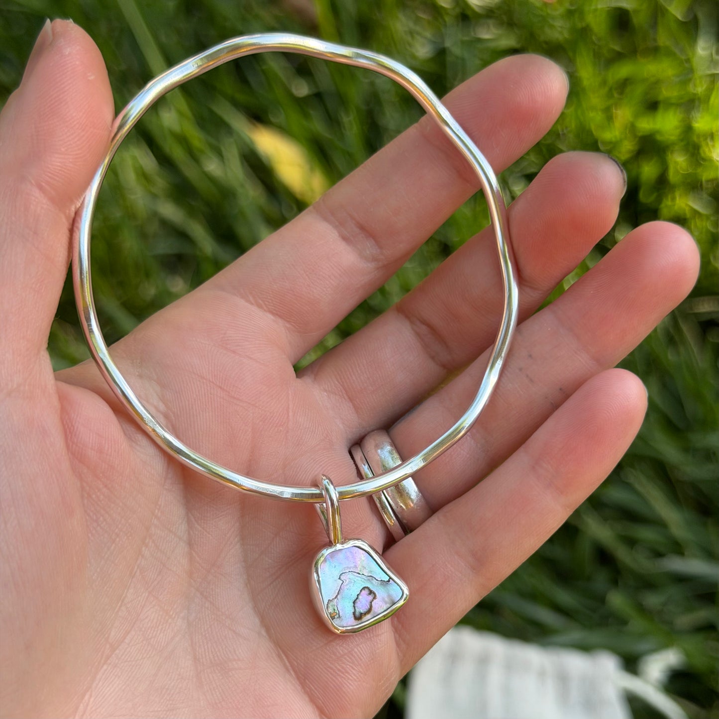 Wavy abalone bangle size S/M