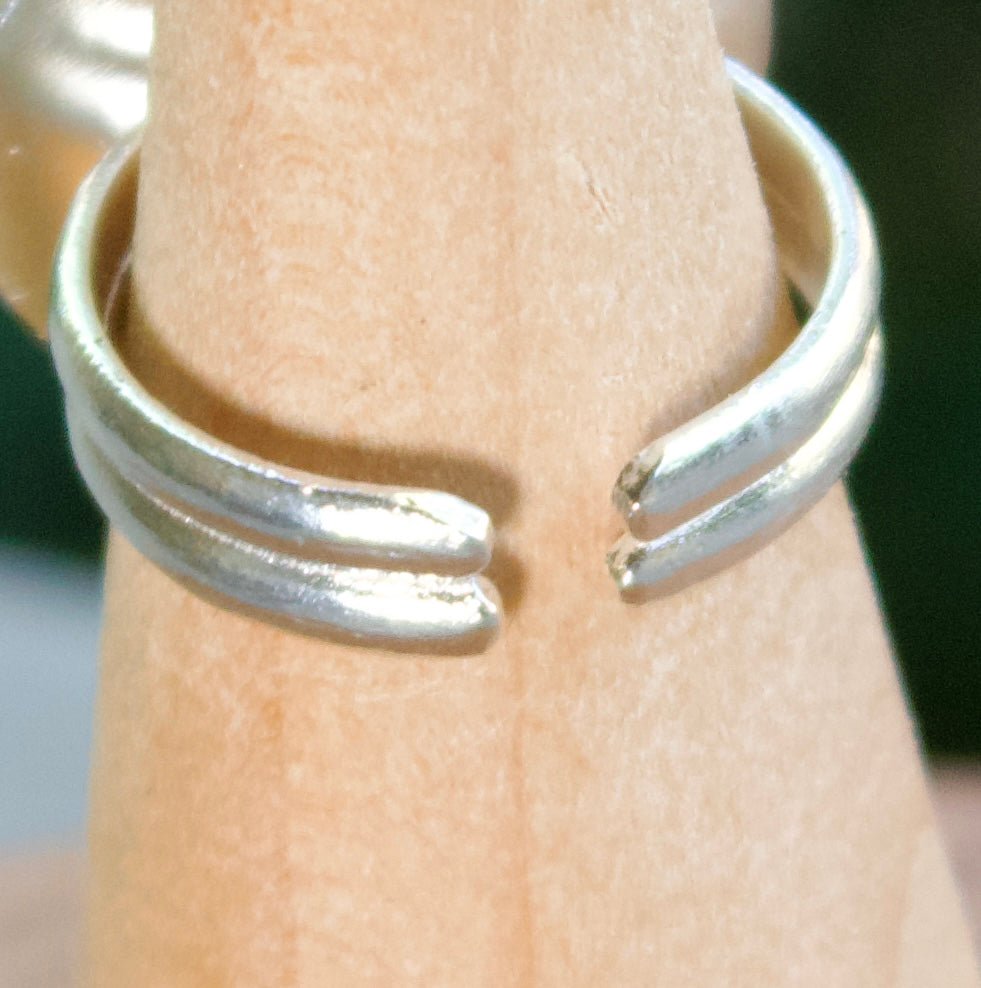 Bold pearl ring