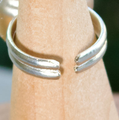 Bold pearl ring
