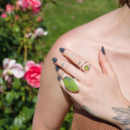 Peridot spiral ring
